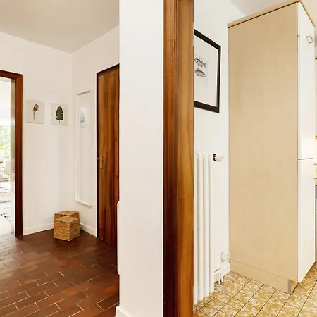 Haus Raketin Butt * Rettin