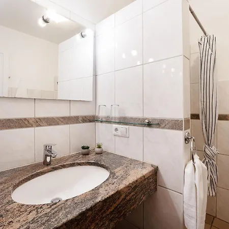 Haus Raketin Butt * Rettin